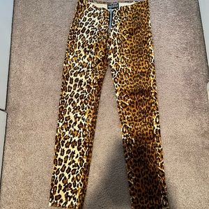 Serious leopard pants! Size 28! 🖤